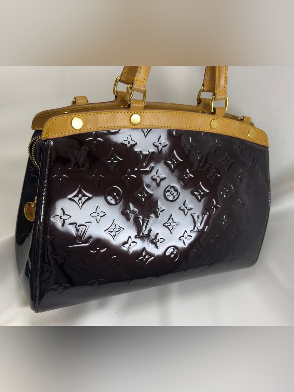 Louis Vuitton Handbag / Louis Vuitton Glossy Bag / Louis Vuitton Patent Bag - Picture 2 of 16